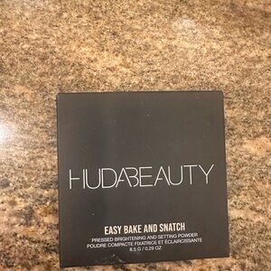 HUDA BEAUTY Cherry Blossom Cake Powder